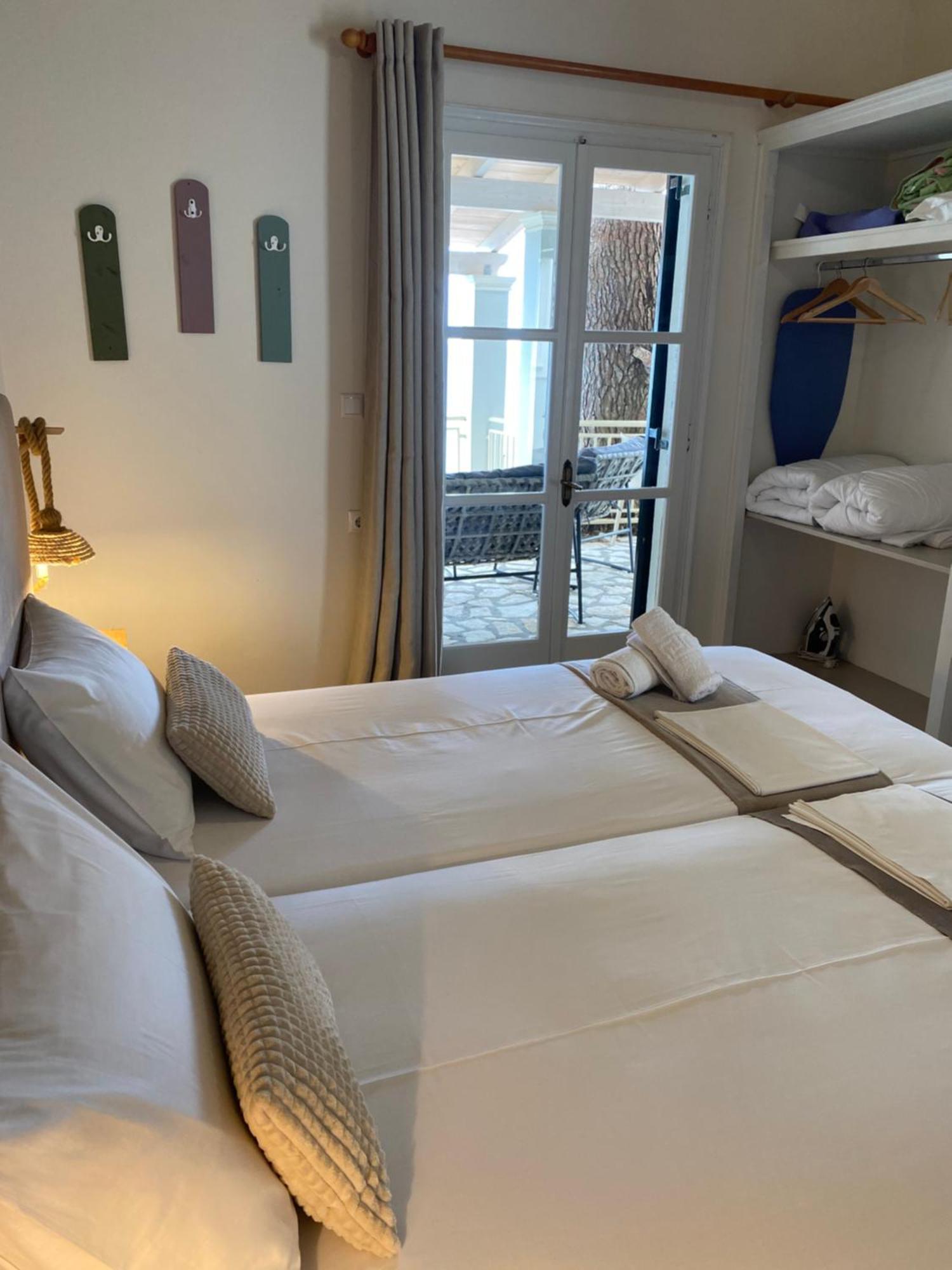 Vicky'S Panoramic View Apartments Pelekas Eksteriør billede